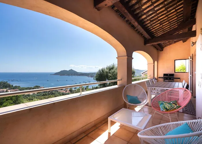 La Cagne - Vue * Saint-Raphael (Var)